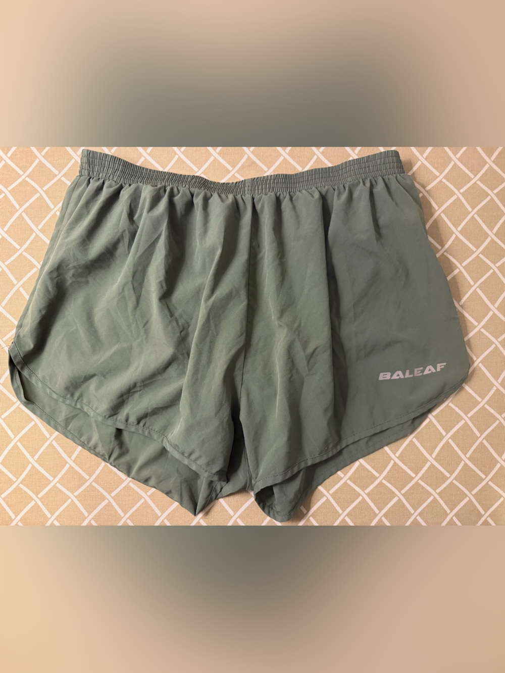 Baleaf Men’s 2-in-1 Running Shorts Olive Green Black Lined Size L